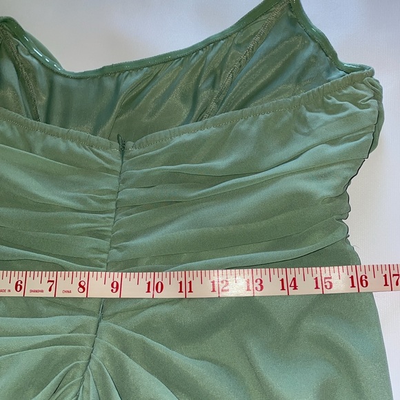 NWT PRETTYLITTLETHING dress 10 - Picture 11 of 14